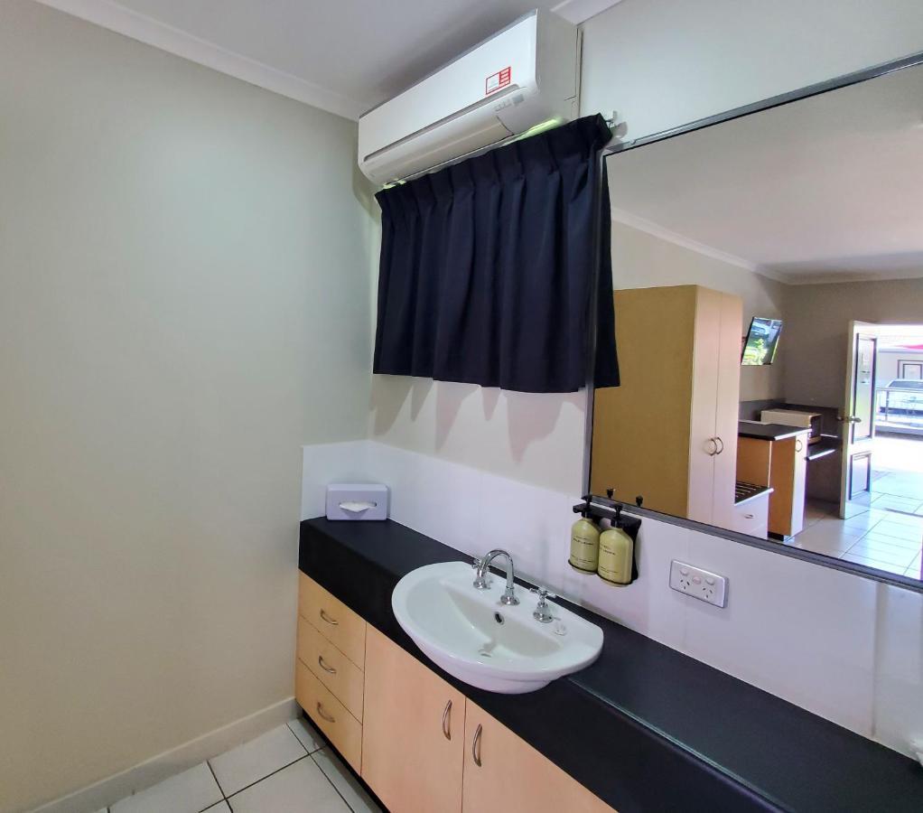 מקיי Alara Motor Inn מראה חיצוני תמונה