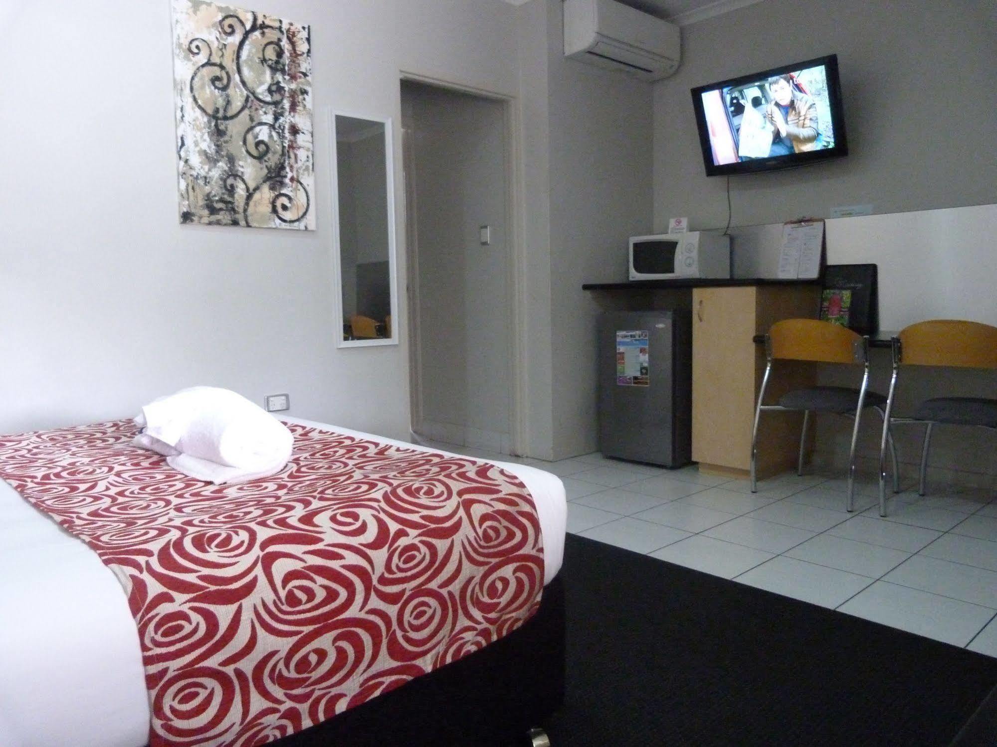 מקיי Alara Motor Inn מראה חיצוני תמונה