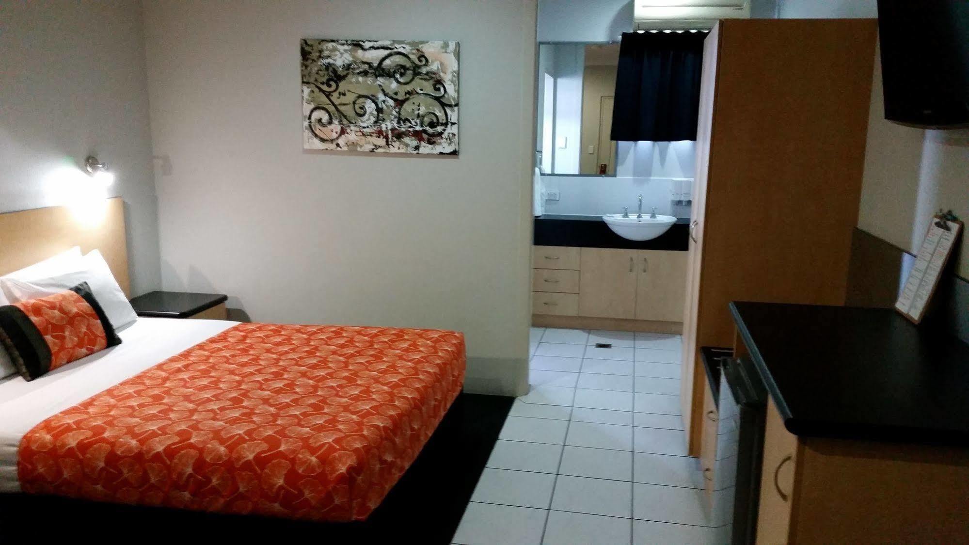מקיי Alara Motor Inn מראה חיצוני תמונה